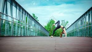 再遭失利，内马尔不满自己被换下并直接返回更衣室