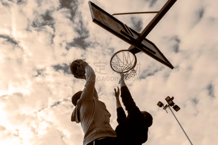 为什么“杀猪盘”总能得逞？解析精准狩猎背后的心理画像。（“杀猪盘”为何屡屡得手？揭开精准诱捕的心理操控术）